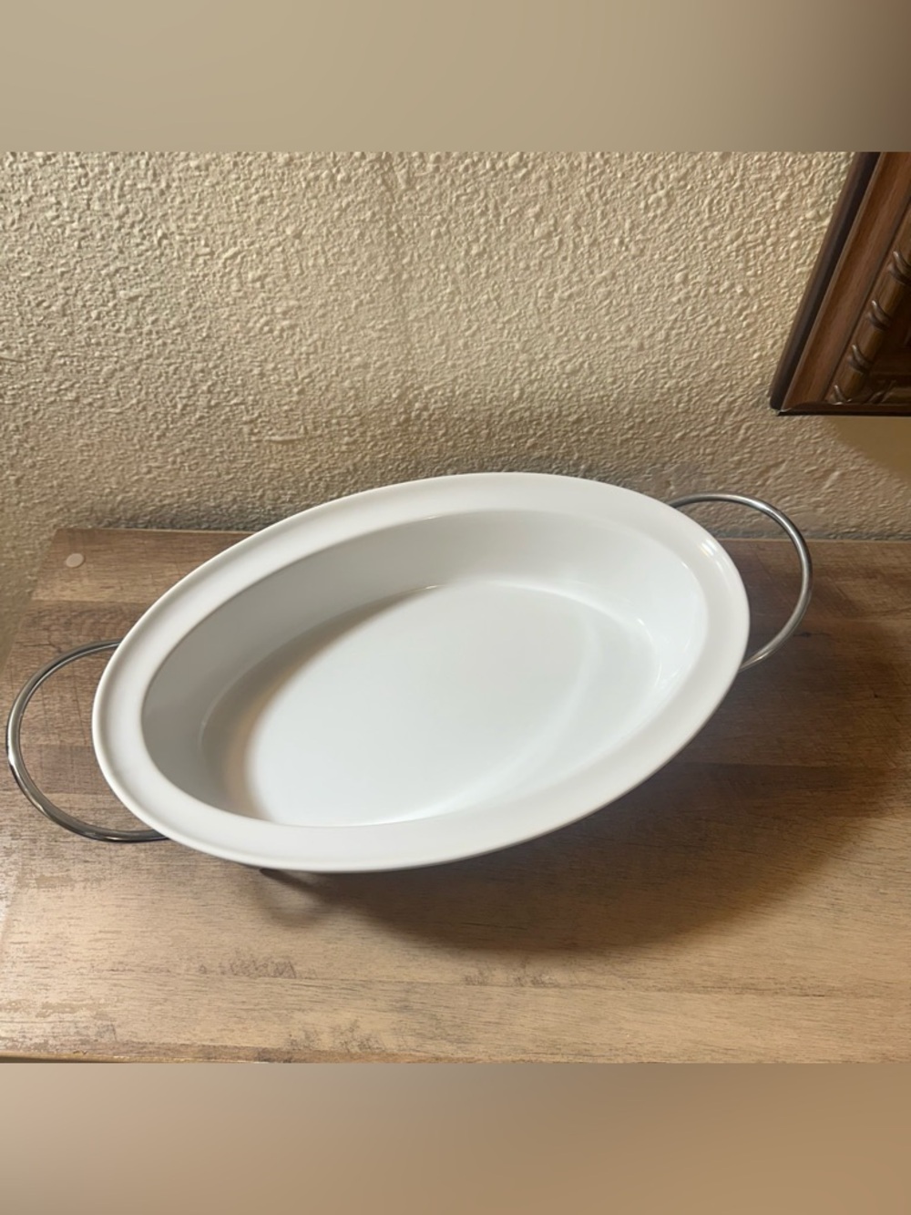 Certified International Park Avenue Oval Serving Dish 16"x10 1/2" Metal Stand.